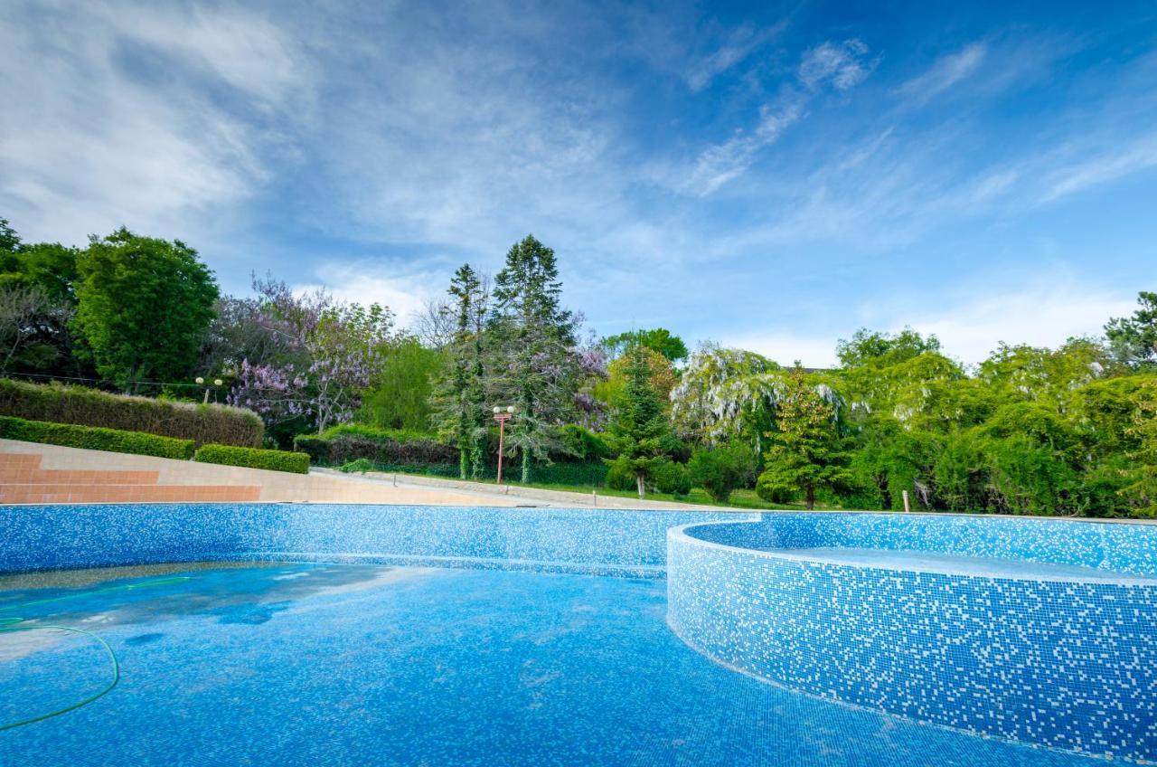 Park Complex Viktoria Hotel Balcsik Kültér fotó